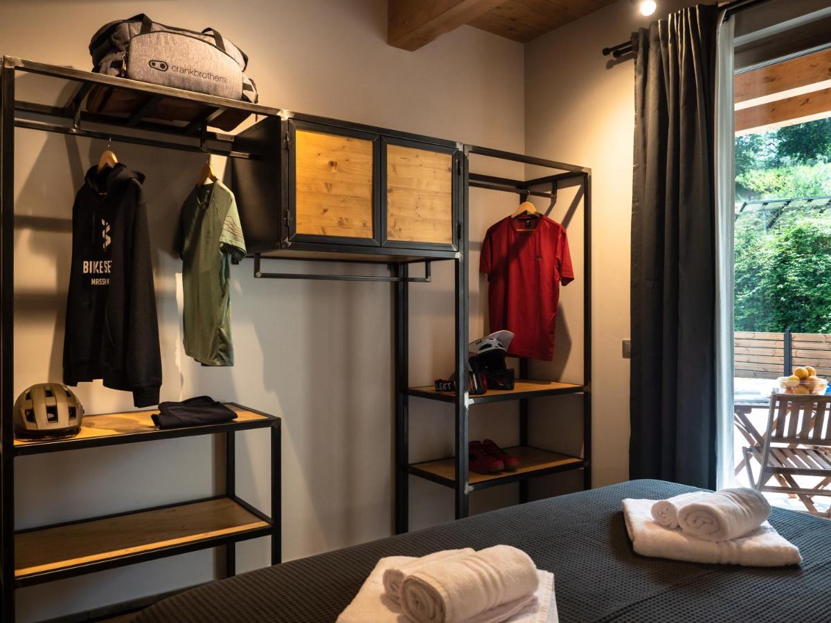 Sleep 'N' Ride Massa Marittima酒店 外观 照片