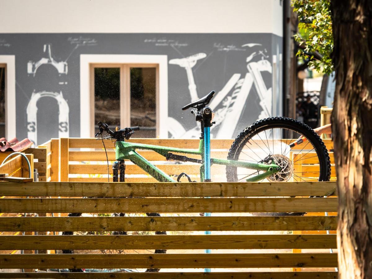 Sleep 'N' Ride Massa Marittima酒店 外观 照片